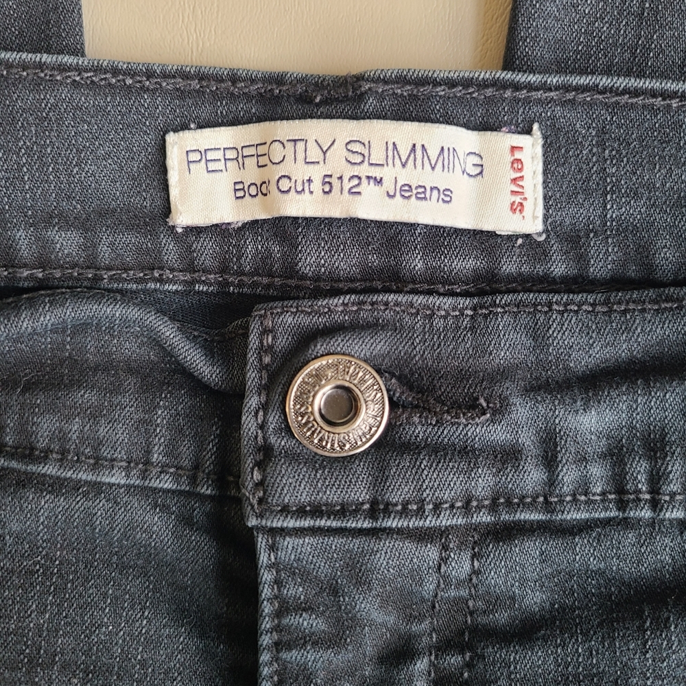 Levis Perfectly Slimming 512 Bootcut Size 16 SHORT Jeans Black Stretch Denim - Picture 6 of 11